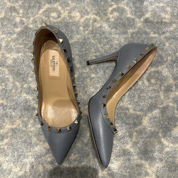 Valentino Garvanti Rockstud Pumps - Picture 3 of 3